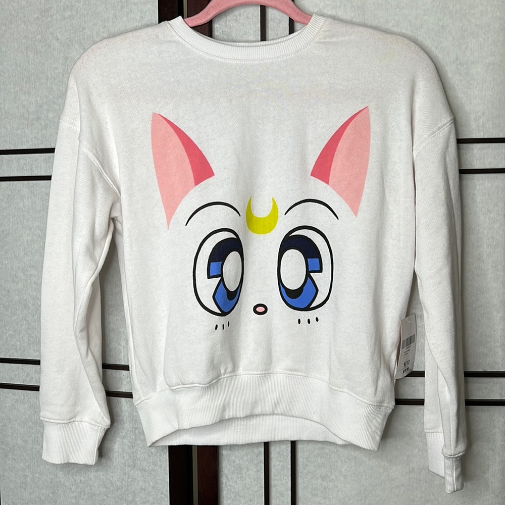 Cute White sweater with cat face
